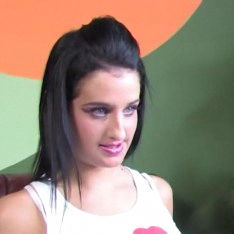 Cambodian Queen Maxine X Drills & Squirts On Hottie Hollie!