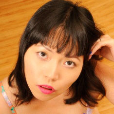 Japanese slut Yuka Ozaki make her wet pussy cum hard