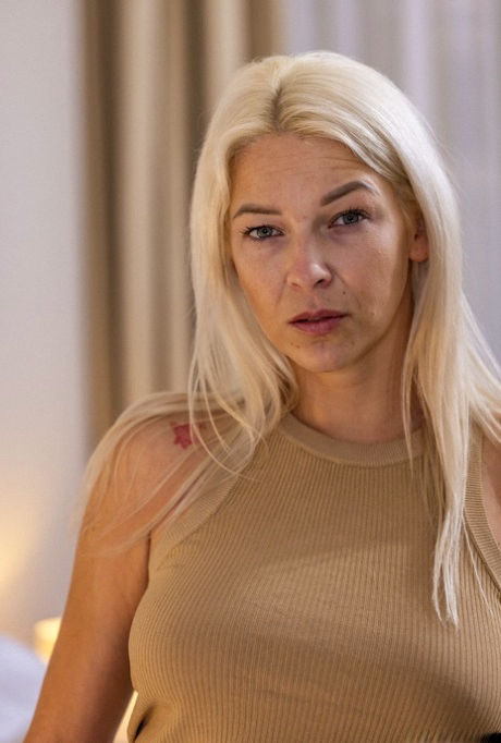Czech blonde got creamed after a good casting fuck