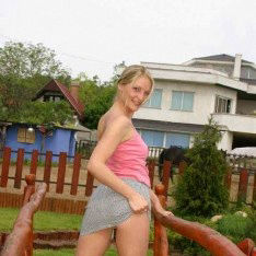 CFNM party babe pussylicked in group